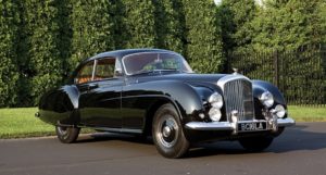 Het 95-jarige Bentley luistert de Nationale Oldtimerdag in Lelystad op met een glansrijke parade. Foto: Oldtimerdaglelystad.nl