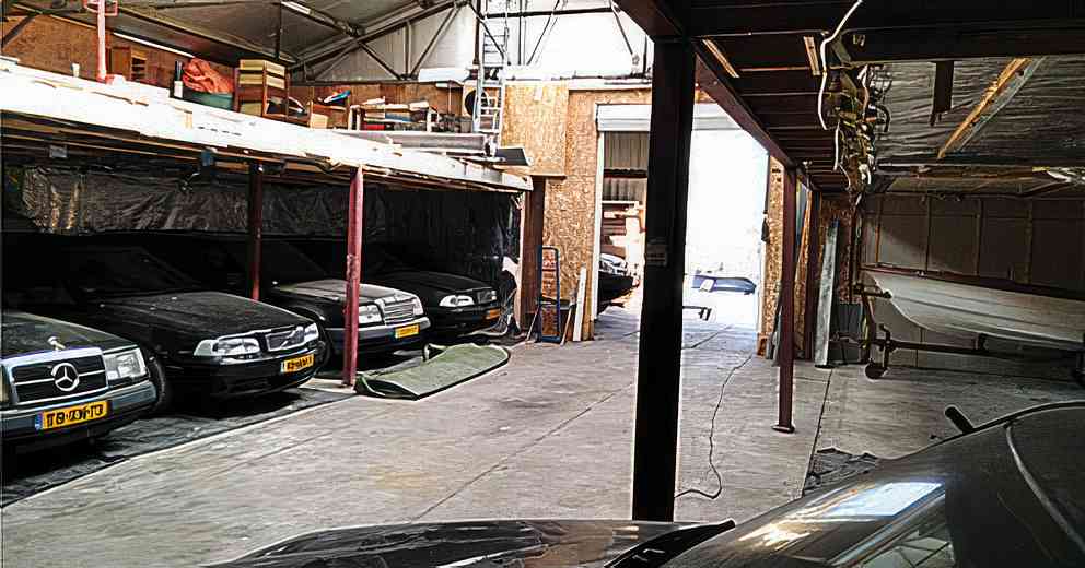 Binnen stalling in Schagen