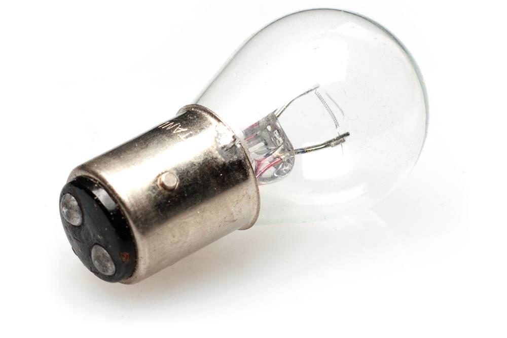 6 V, V, LED verlichting. En terug? – Oldtimers in Motor Klassiek