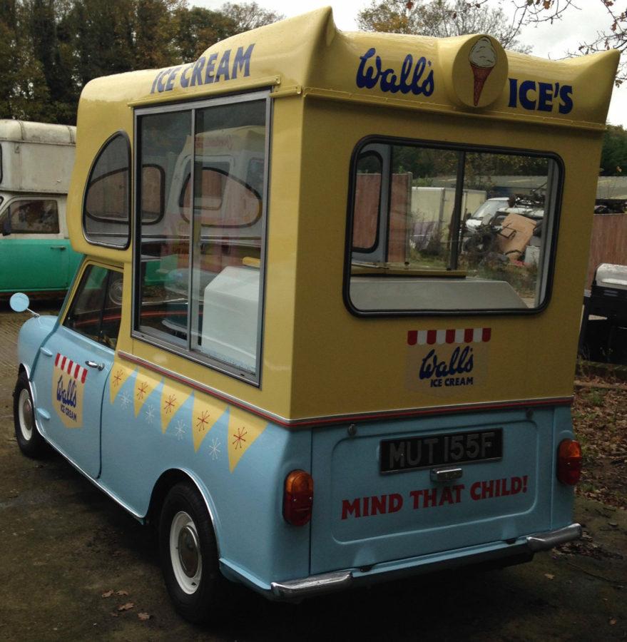 17batman-mini-ice-cream-van-879x900.jpg