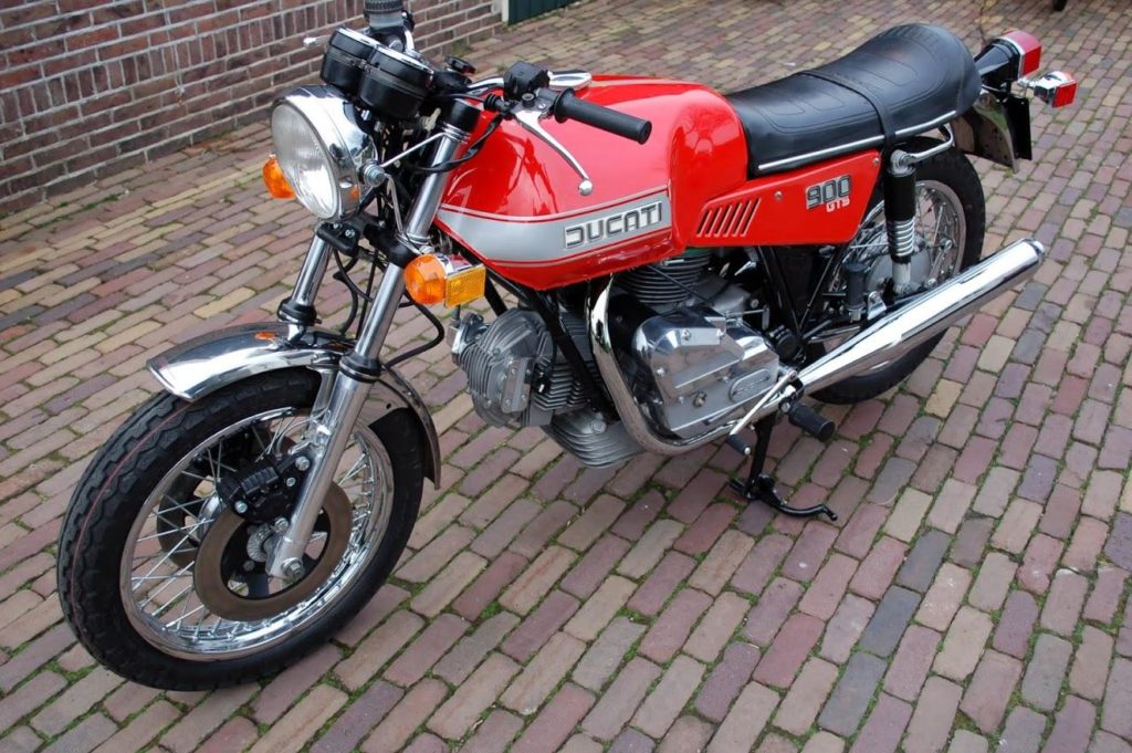 Ducati GTS 900