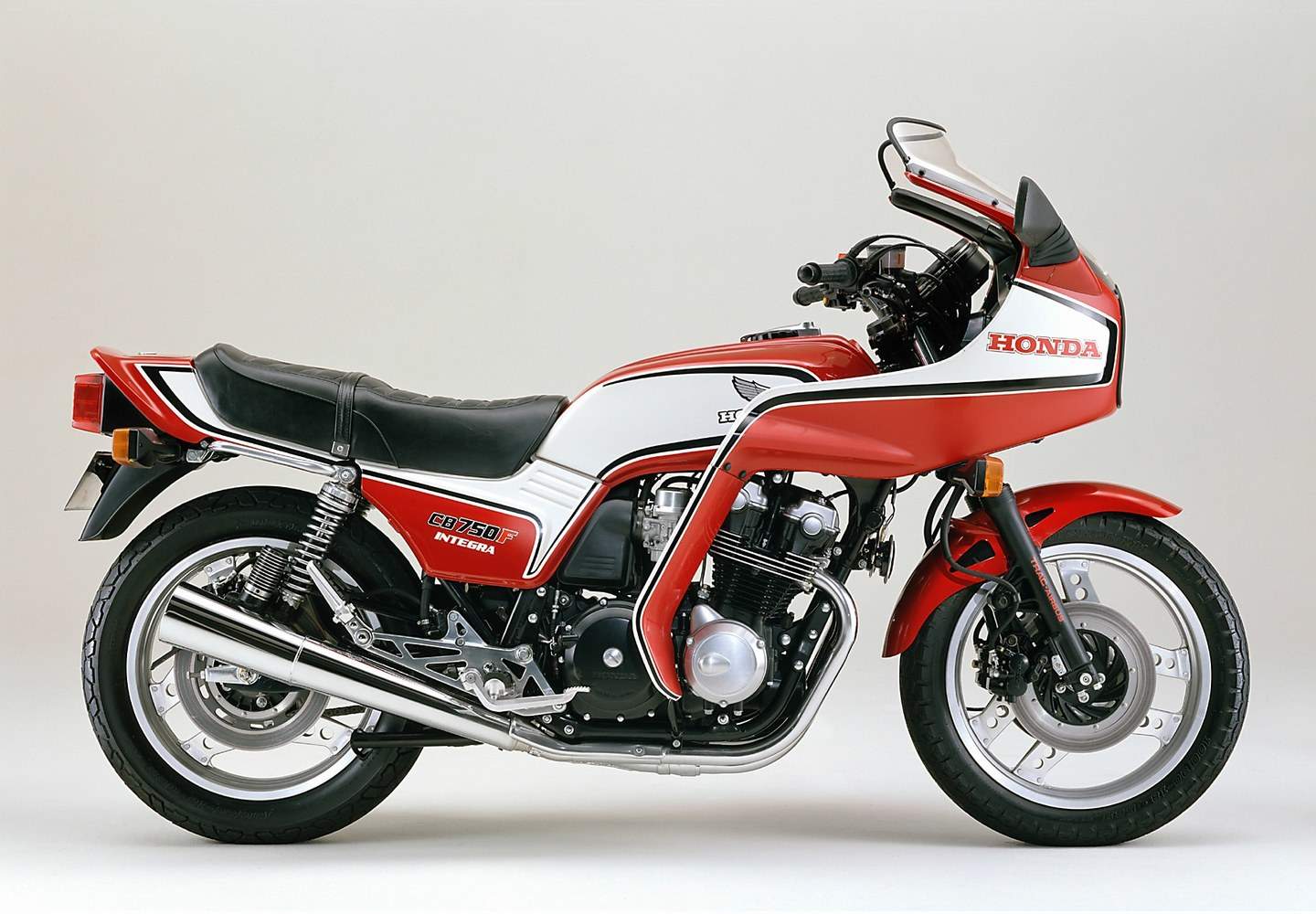 Honda CBF900 Bol d'Or. Ook een klassieker – Auto Motor Klassiek ...