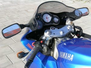 Yamaha SZR cockpit left