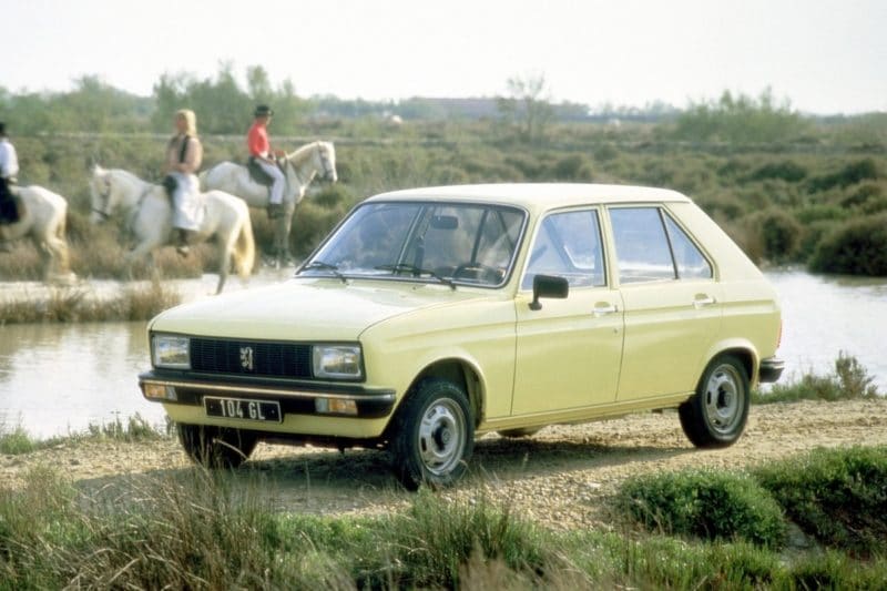 De Peugeot 104 voor de jaren tachtig. Andere grille kleinere koplampen 3