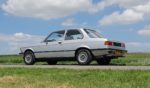BMW 323i. Rijden met de E21 die iedereen wilde