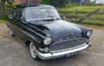 Opel Kapitän uit 1955. Ruimer dan ooit voor Pieter Kempenaar.