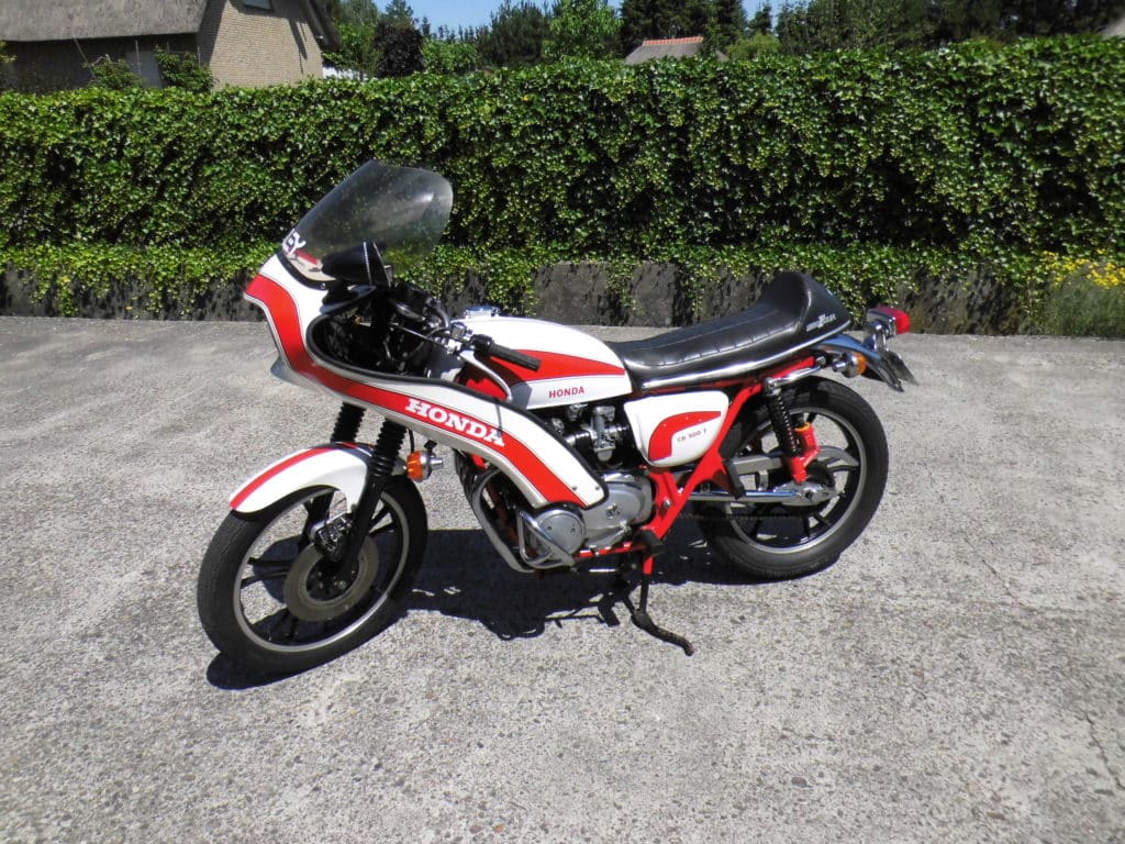 Honda CB500 in jogging pak