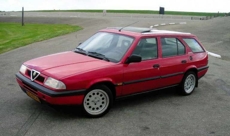 Alfa 33 年的 Romeo 1,7 Sportwagon 1993。所有者 Peter 的“Emozione”。