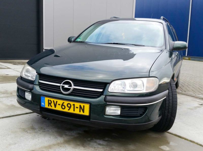 Opel Omega B Wagon 2,5 V6 Caravan dari tahun 1997. Tampilan sporty untuk Sybolt.