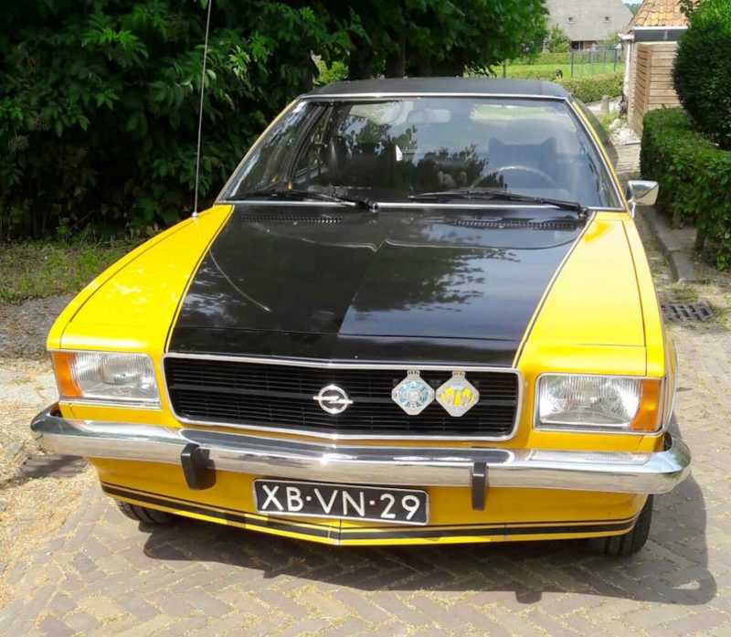 Opel Rekord Sprint Coupé uit 1973 van Klaas. Een parel op de weg.