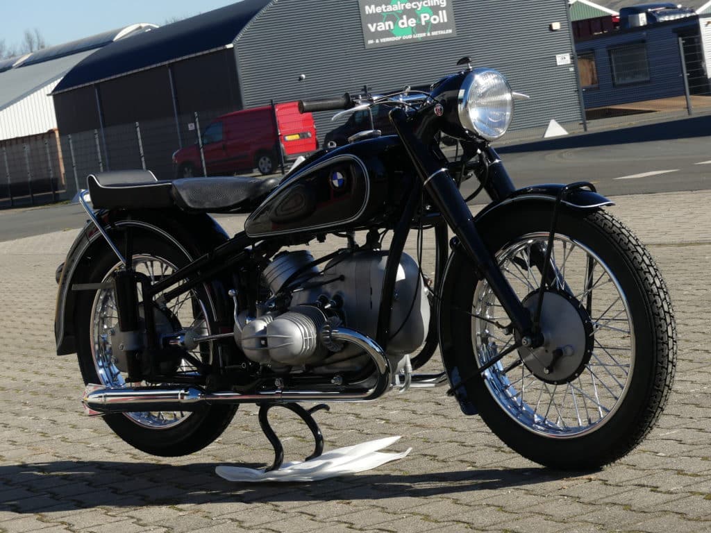 Gevaarlijk snel: BMW R68