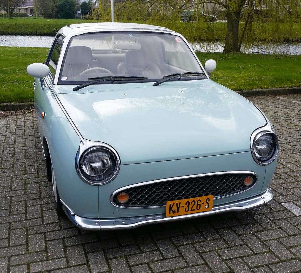 Nissan Figaro uit 1991 van Edzer. Een kek karretje. 