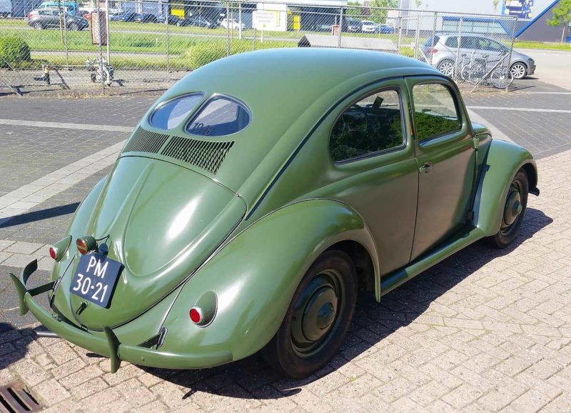 Volkswagen kever (1946). "das brezelfenster" voor eric
