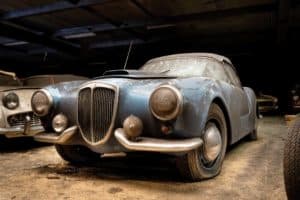 Verloren schoonheid en klassieke auto's: de magische combinatie van daan oude elferink en gallery aaldering