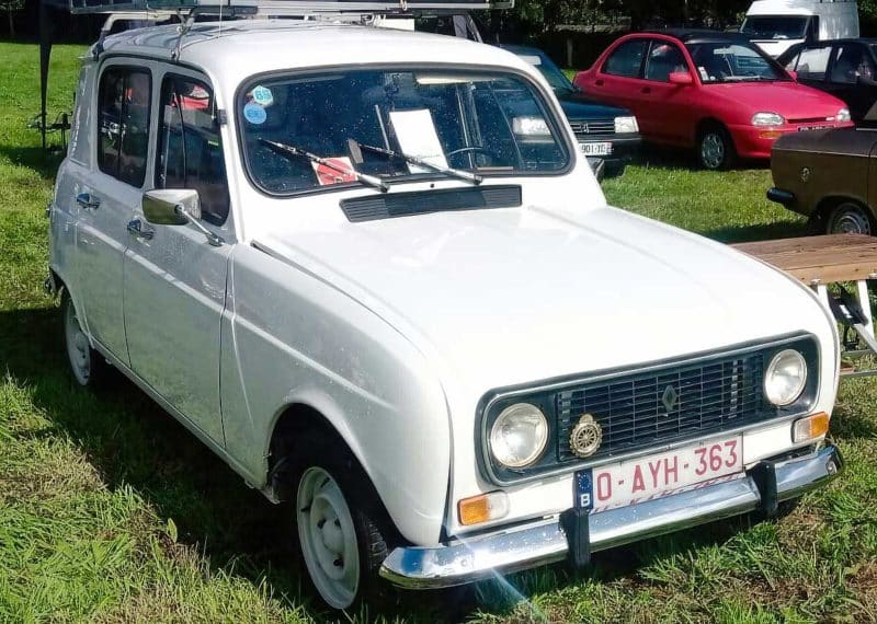 Renault 4 (1985): più di una semplice automobile per Olivier