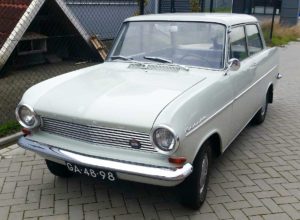 Opel kadett 1965: "king size" vervoer voor tjisse.