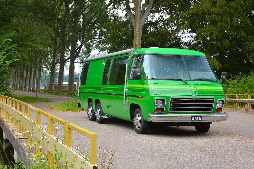 Gmc motorhome, audi 50, benelli 900 sei, donkervoort s8a, mg mgb, mz tz250 en nog veel meer in het novembernummer van auto motor klassiek