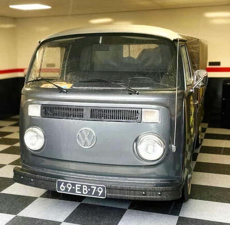 Volkswagen t.2 pick up (1978): the construction and handyman van for Hans