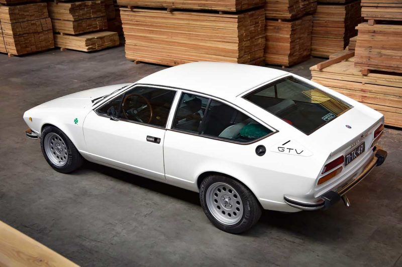 Alfa romeo alfetta 2000 gtv coupé (1977) - sportief rijplezier voor bram.