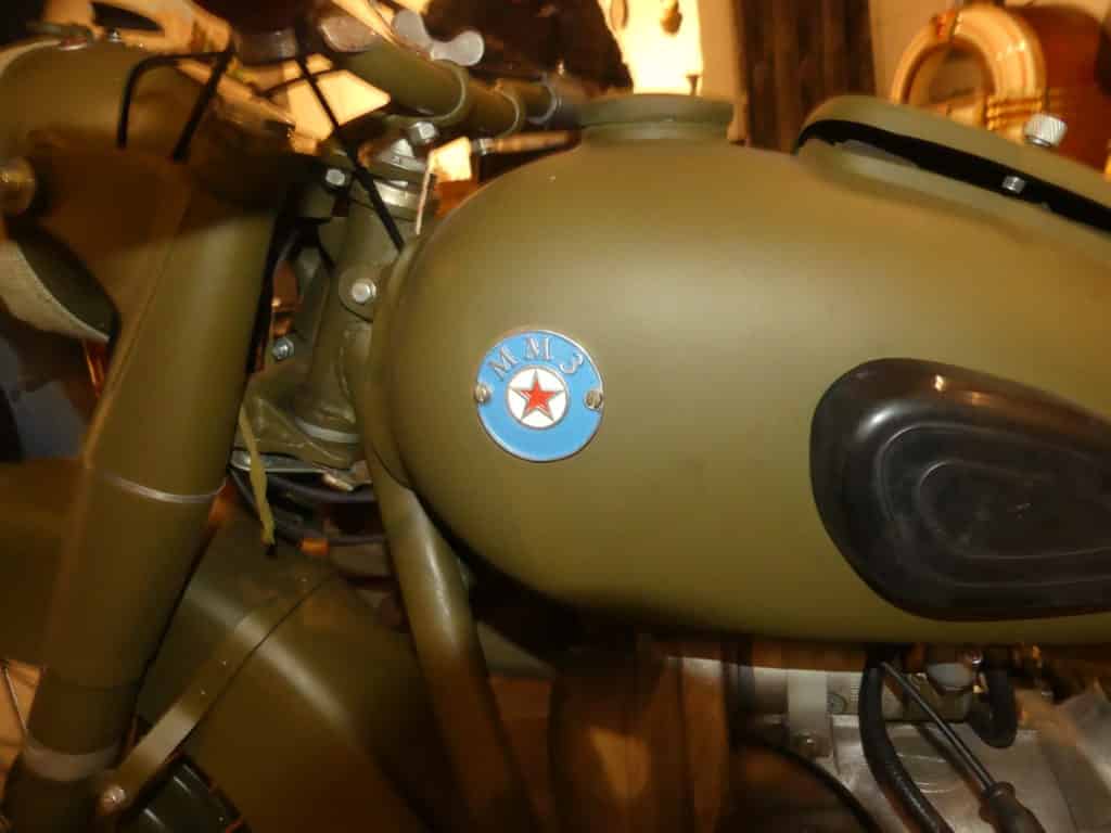 Een mancave. een m72