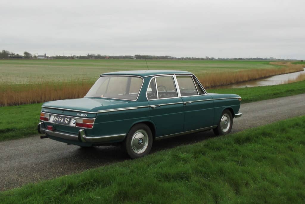 Bmw 2000 automatic. een eigen kijk op freude am fahren in amk 6-2024