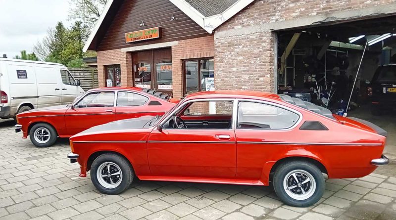 Opel kadett coupé (1979): blik in de achteruitkijkspiegel