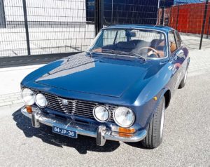 Alfa romeo 2000 gtv (1974). italiaanse flair voor frank en chantal.