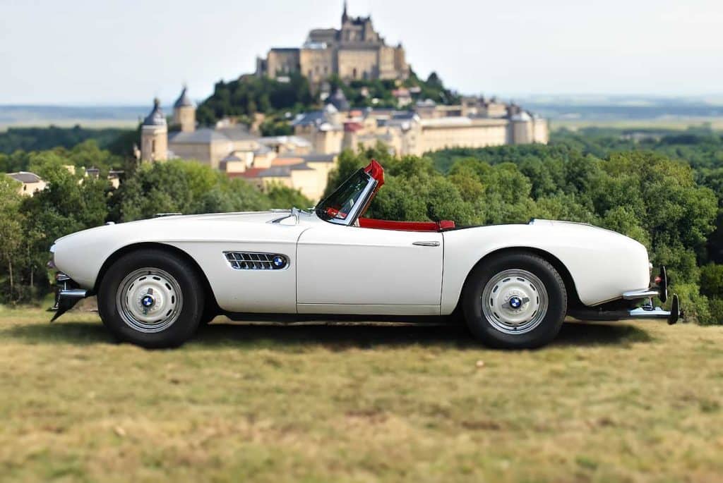 De evolutie van bmw's design: van klassiek naar modern