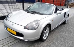 Toyota mr2 (2000). de kick van de snelheid