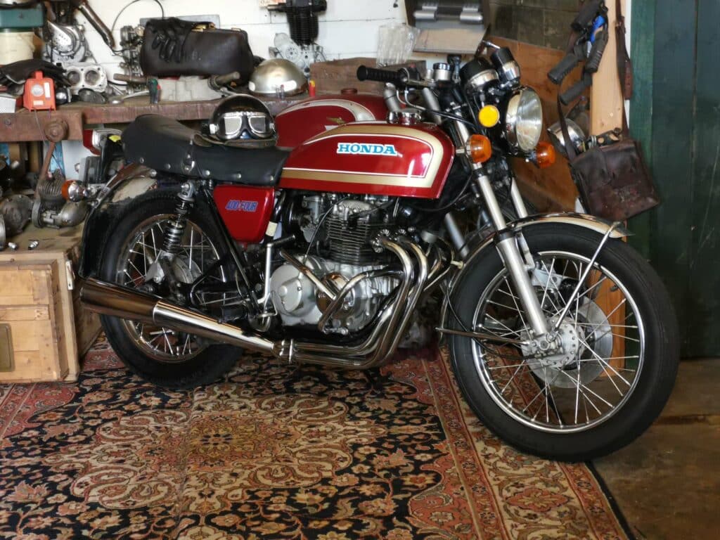 400 cc Honda's: Twee tegen vier