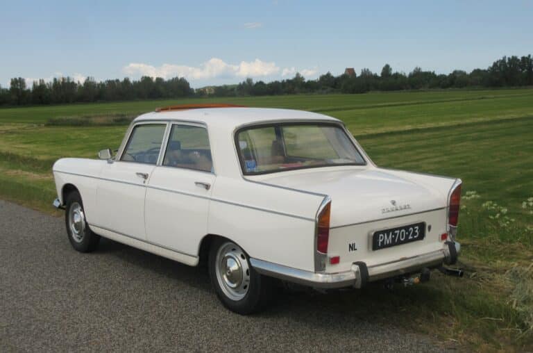 Peugeot 404. Rijden met een geliefde jubilaris