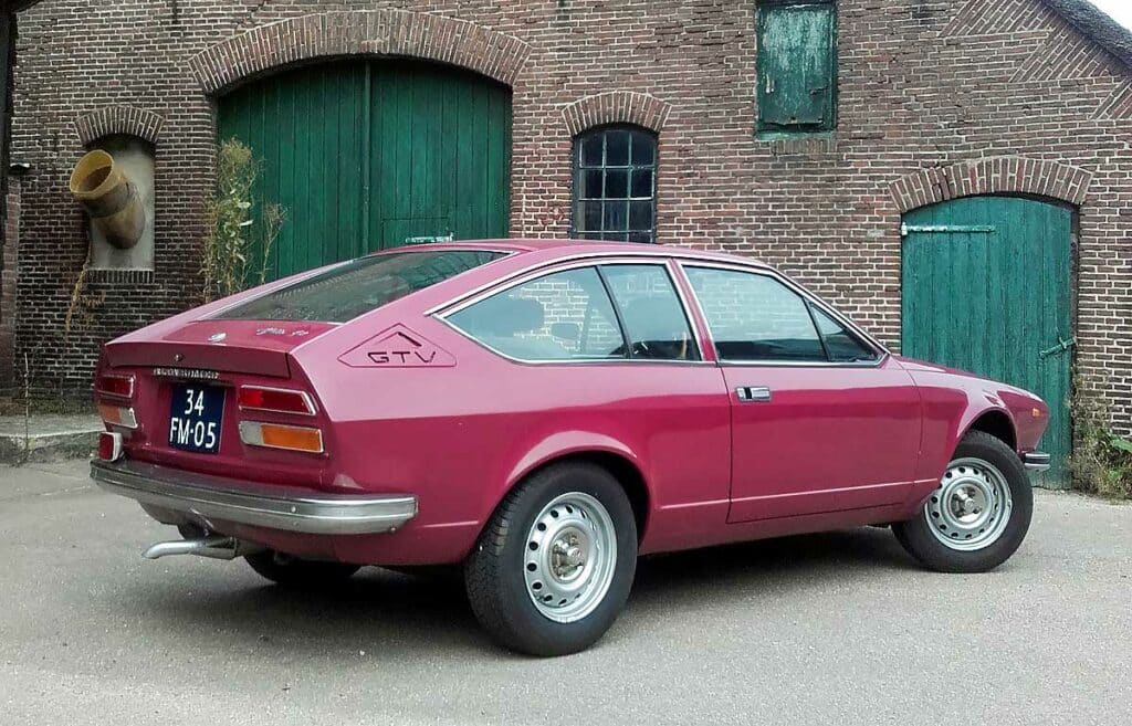 Alfa Romeo Alfetta GT uit 1975 – terug van weggeweest