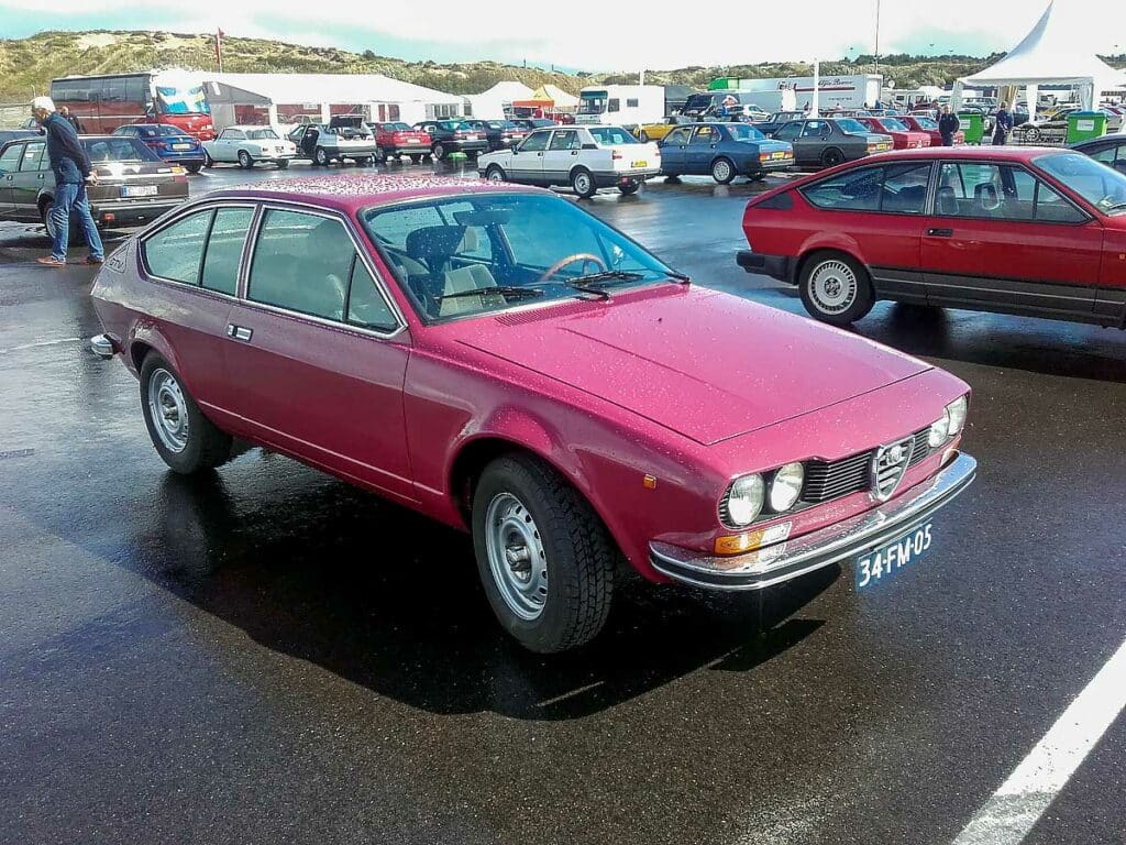 Alfa Romeo Alfetta GT uit 1975 – terug van weggeweest