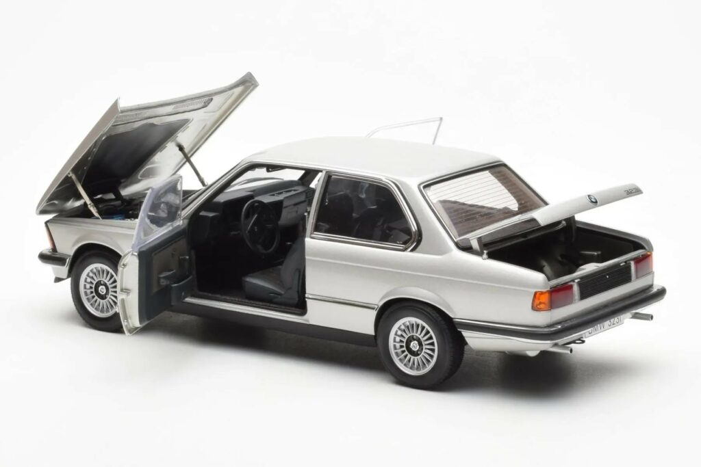BMW 323i (E21) van Autoart. Klassiek verzamelstuk in de schaal 1:18