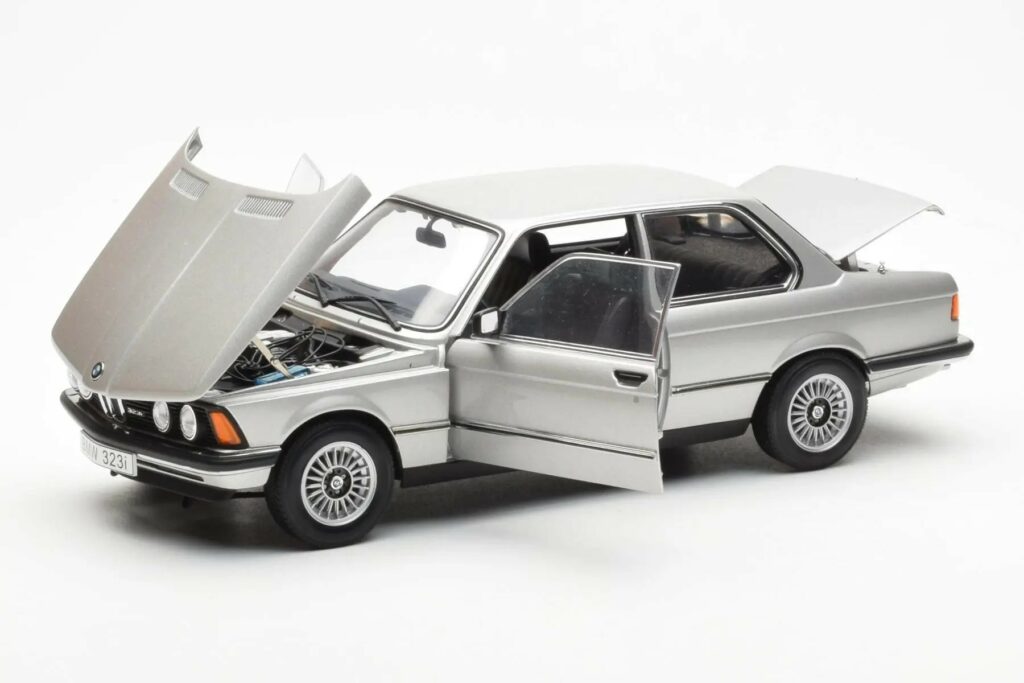 BMW 323i (E21) van Autoart. Klassiek verzamelstuk in de schaal 1:18