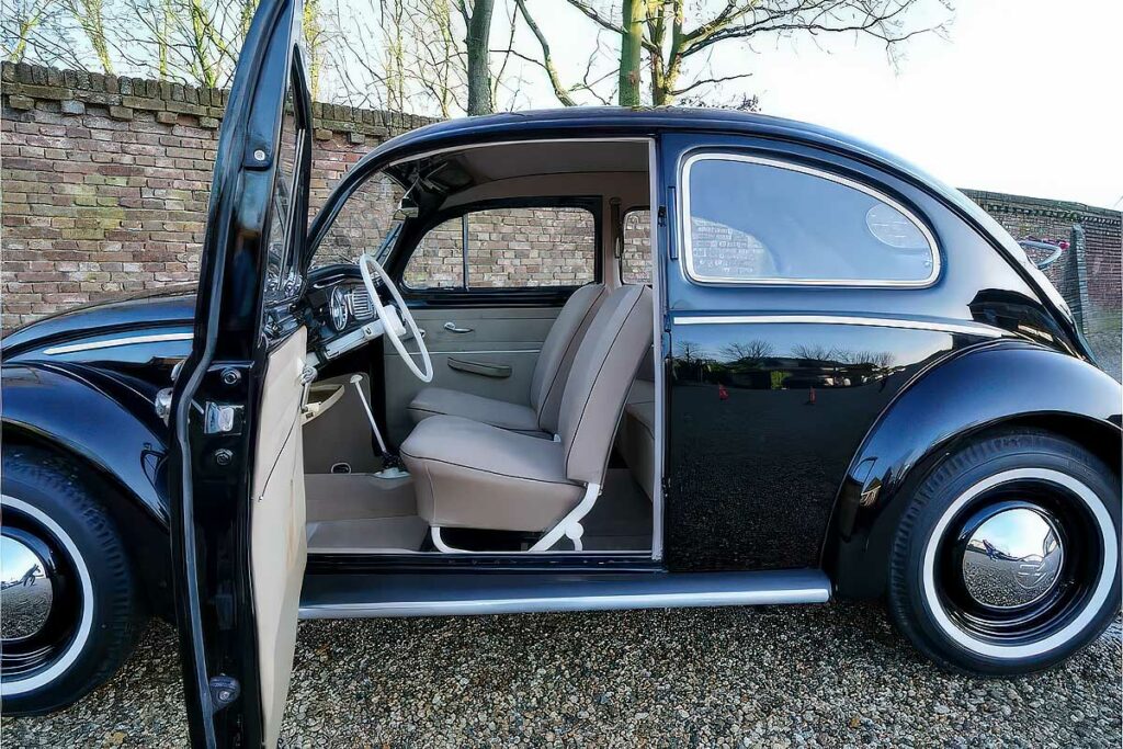 VW Kever Ovaal 1955: Black Beauty uit Zweden