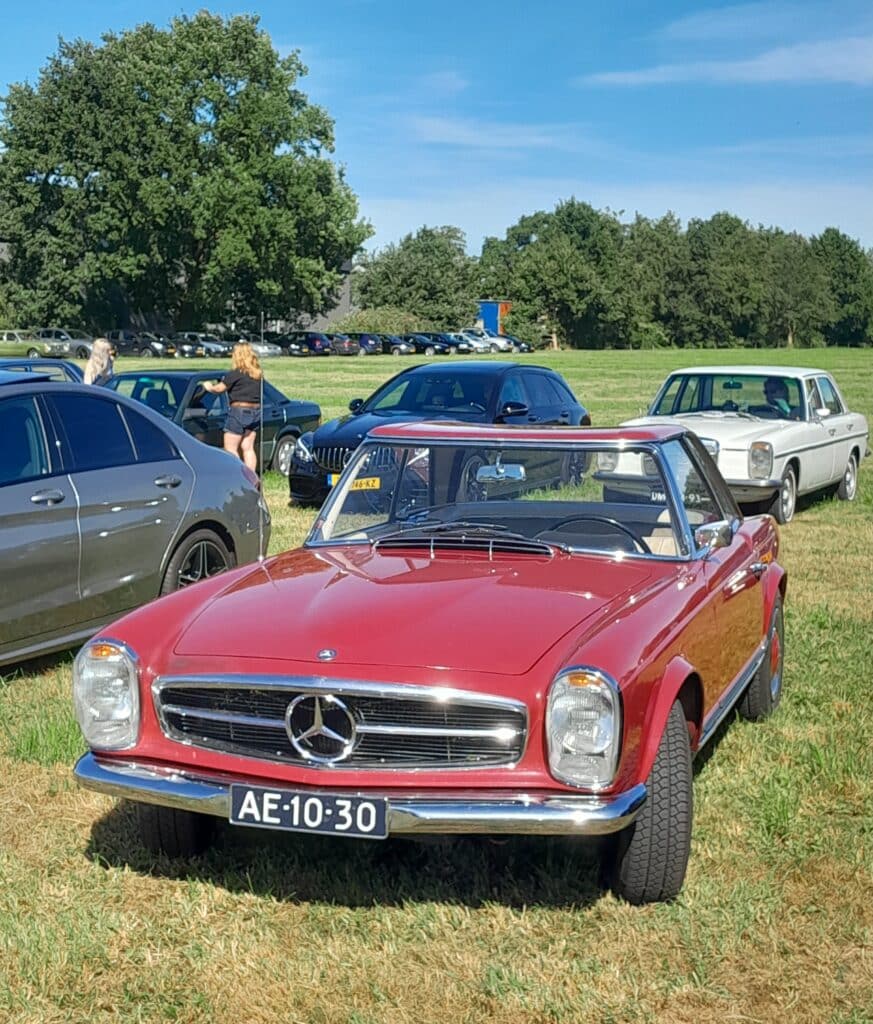 Star Cars and Coffee 2025. Sterren aan de blauwe hemel