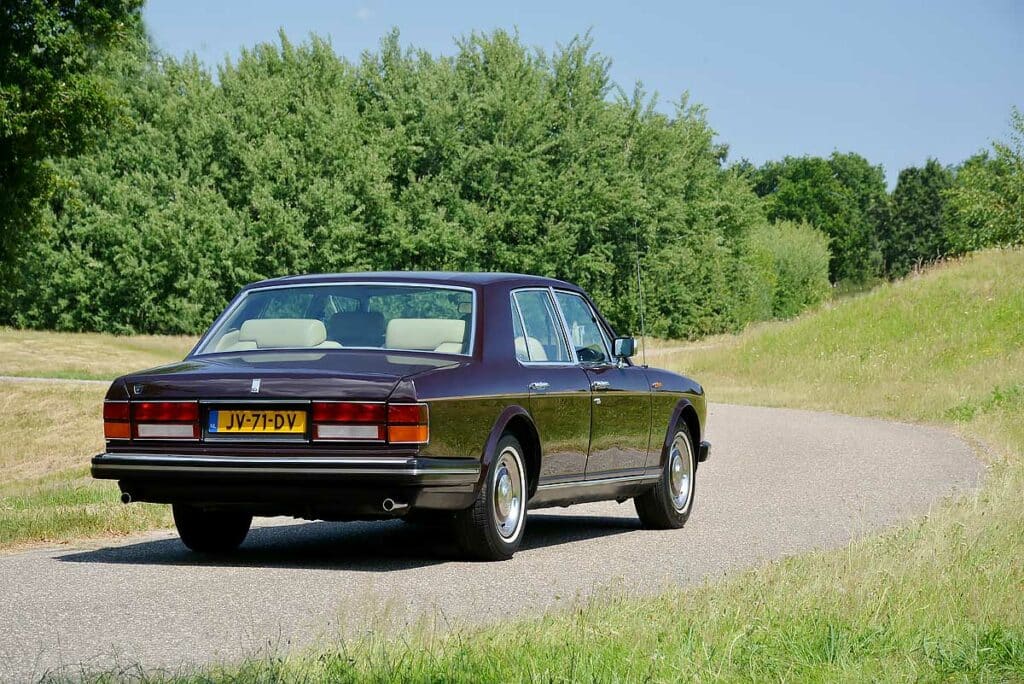 Bentley Mulsanne schitterde op AutoRAI 1981, maar wachtte twee jaar op koper – Van showmaker naar winkeldochter