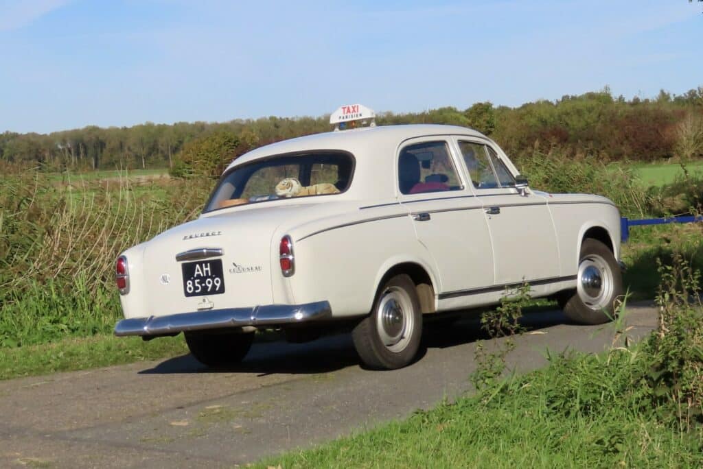 Peugeots in de polder. Een prachtige dag met de Association Peugeot Hollande