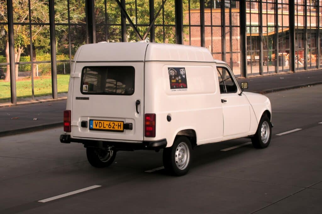 Renault 4F6, Veendam en een leuk schilderij
