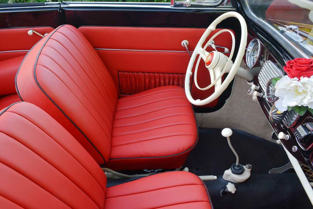 Volkswagen 1200 Karmann Cabriolet. Lang in een weiland vertoeven blijkt toch niet optimaal