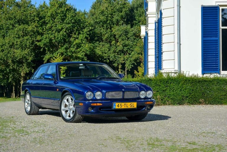 Jaguar XJR (X308) kon en kan de wereld aan… Summum van evolutie