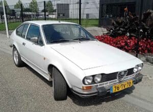 ALFA ROMEO ALFETTA 2000 GTV Coupé (1978) Hartveroverend model voor Philip.
