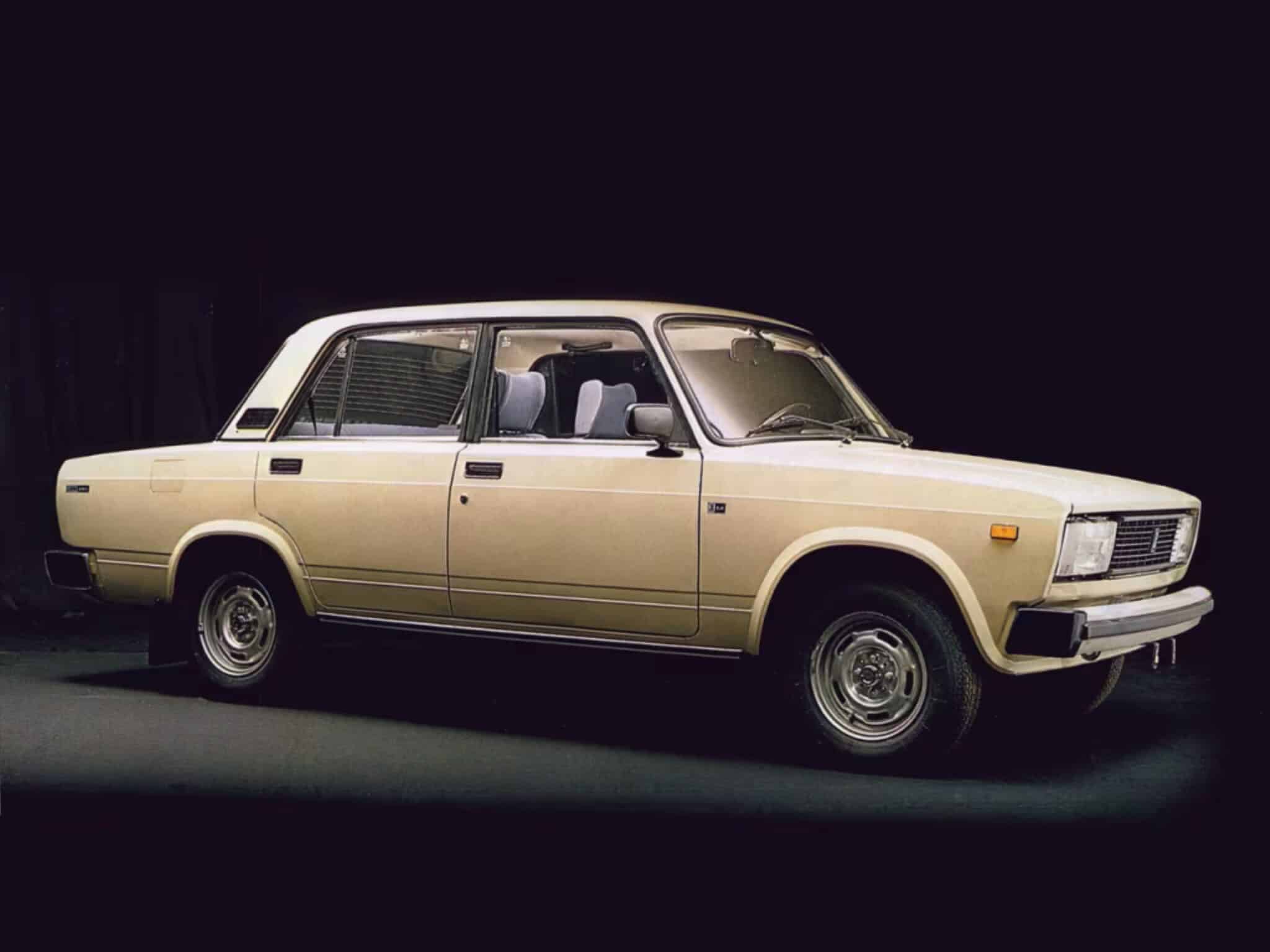ラダ2105。30年以上にわたりVAZのラインナップに定着している。 Auto