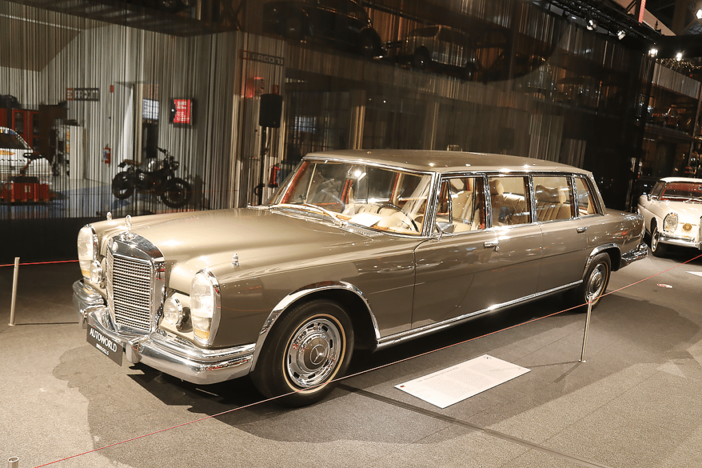 Pameran Mercedes di Autoworld Brussels