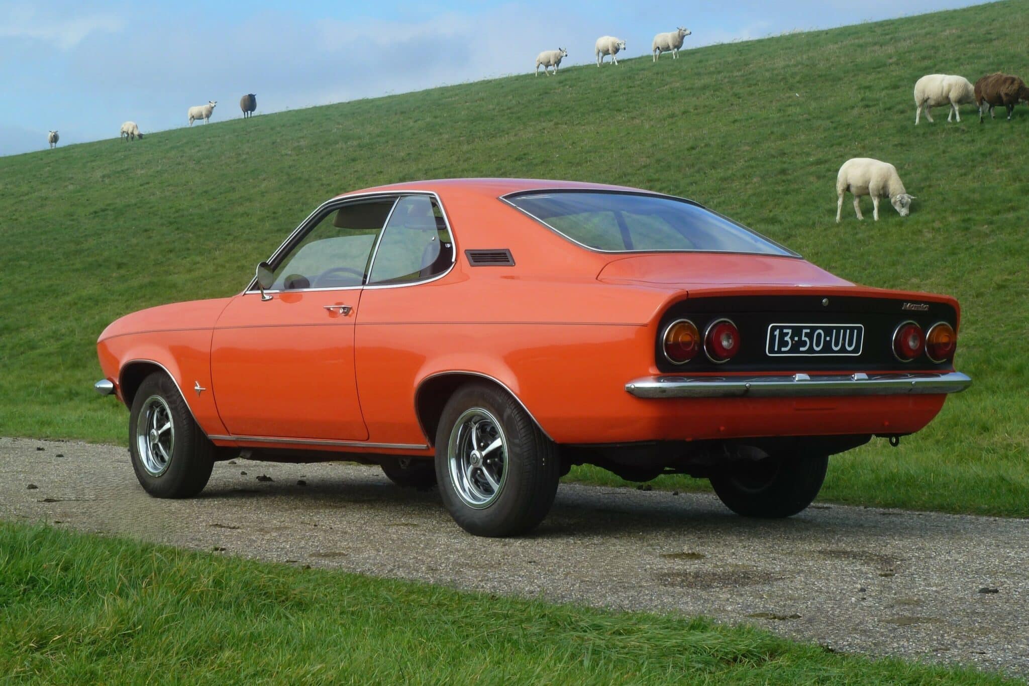 Opel Manta 1.6 S (1972). Illustere klassieker in de spotlights in AMK 2-2026