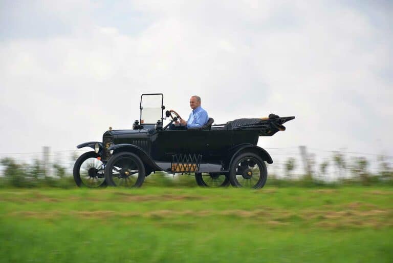 Rijles in een origineel gespecificeerde T-Ford, da’s een verhaal apart