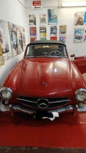 ローマで盗難されたメルセデス・ベンツ190 SLの行方を追う