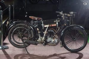 BSA B Round Tank: kleine zijklepper met werkverleden