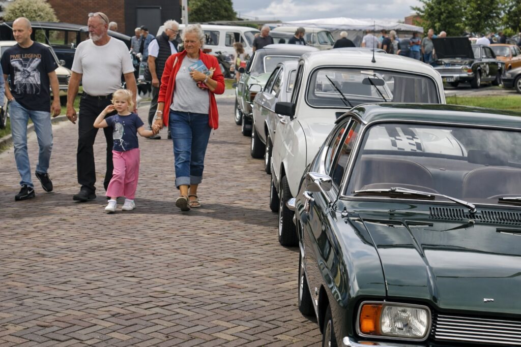 Oldtimershow en Jaarmarkt Sint Nicolaasga. 24e editie groot succes